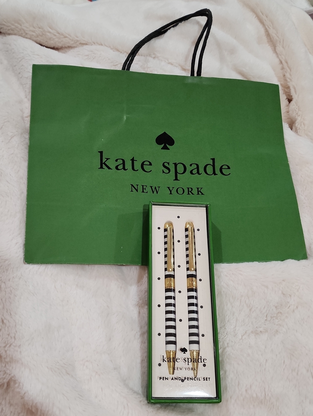 NWOT Kate Spade New York Pen & Pencil Set with Shopping Bag